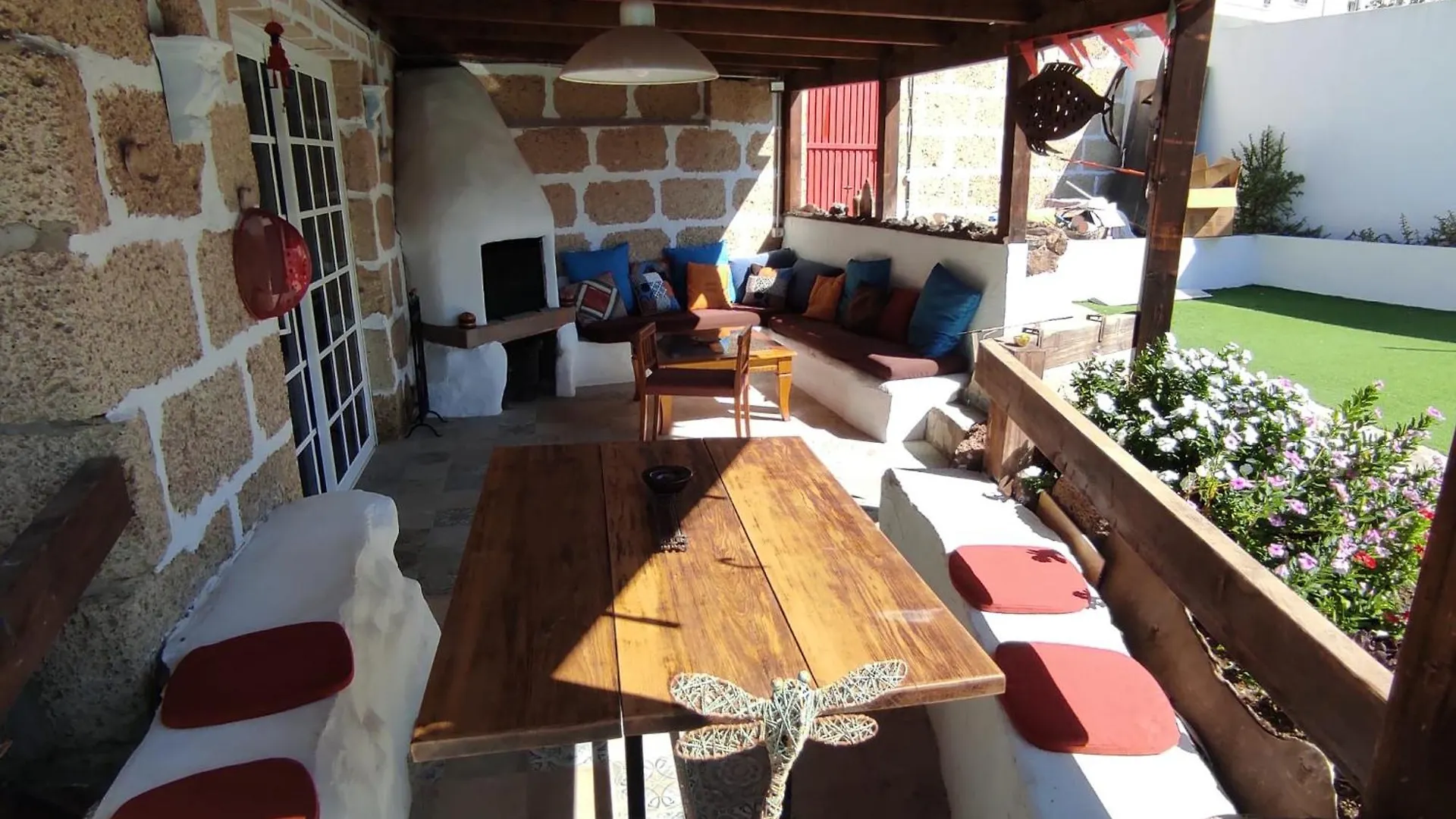 Las Casitas Del Poeta Buzanada Španělsko